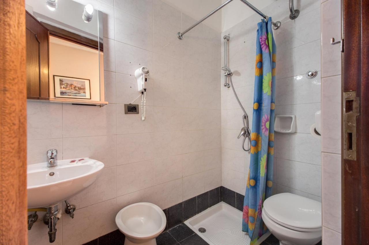 Guest Planet Hotel Рим Екстериор снимка