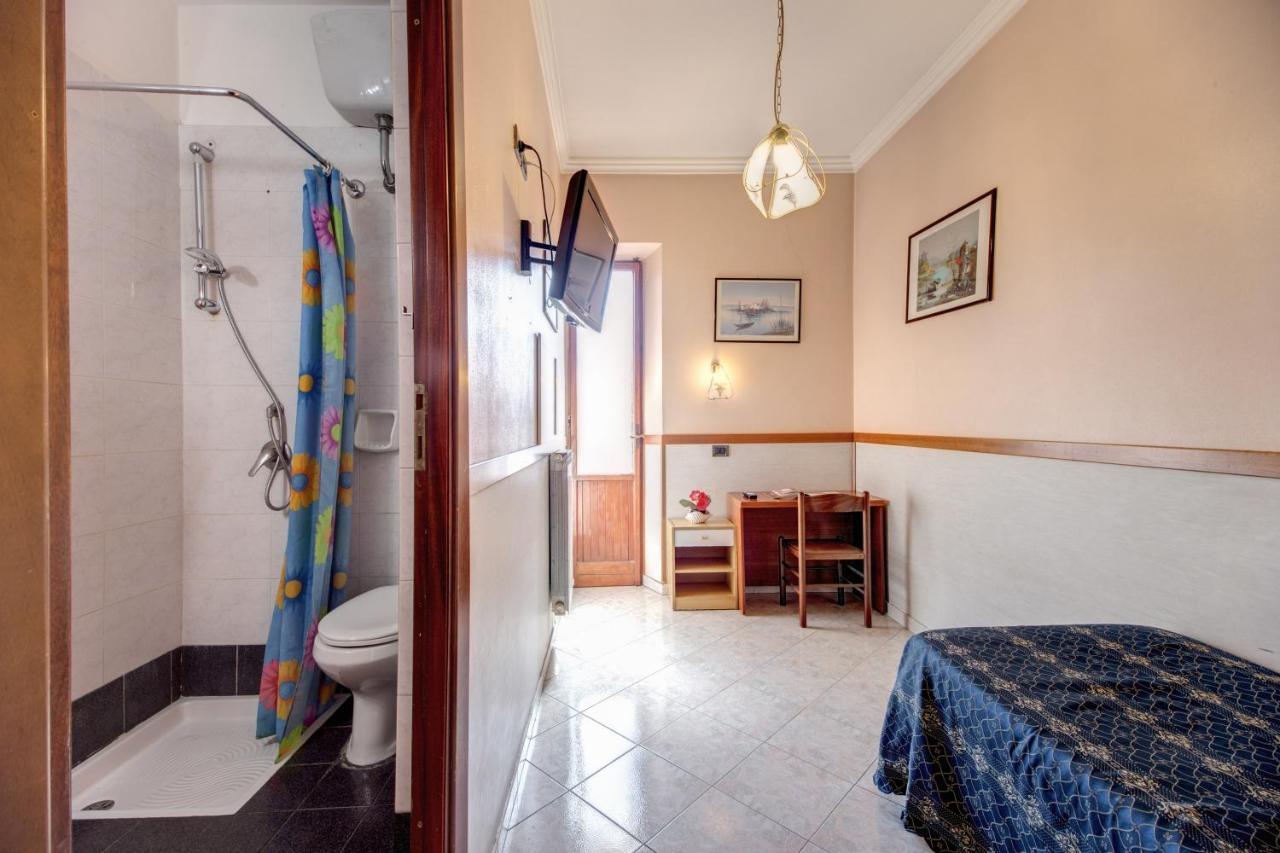 Guest Planet Hotel Рим Екстериор снимка