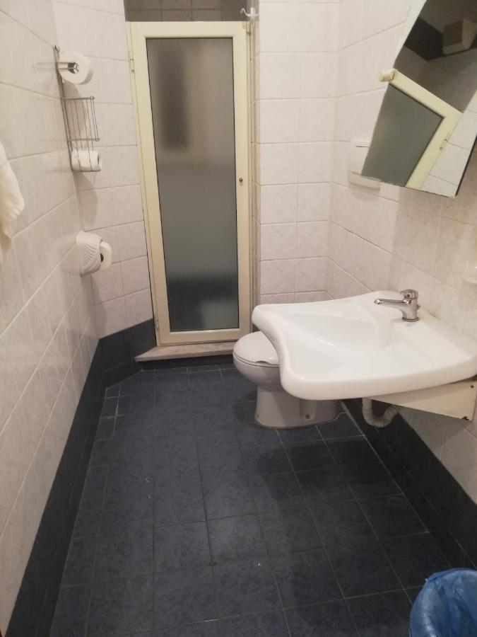 Guest Planet Hotel Рим Екстериор снимка